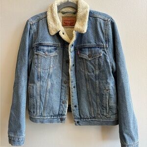 Levi's Classic Denim Jacket with Cream Sherpa Collar